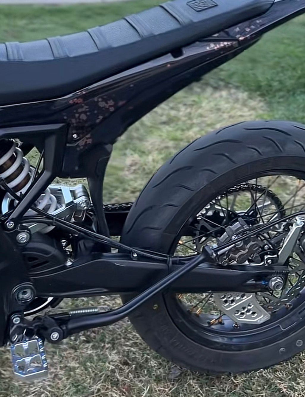 Ultra bee 17in Supermotos